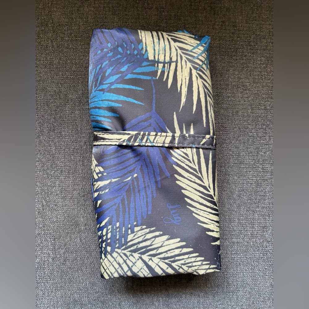 Lug Eco Shopper Packable Tote Bag – Tropical Navy Blue (Palm Fronds Aqua Black)